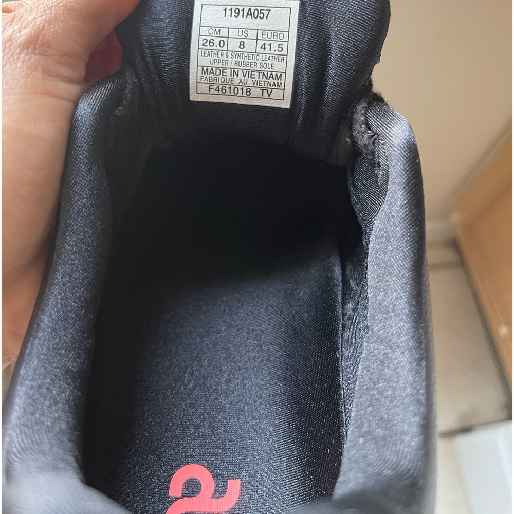 Size: 8 ASICS👟 - Picture 4 of 6